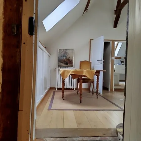 Irene Quarto em Acomodações Particulares *